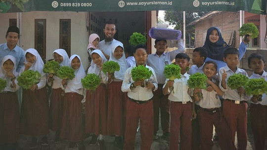 Janu Si Tukang Sayur, Alumni LPDP Lulusan University of Birmingham