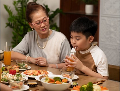 Dengan pola makan yang tepat, anak dapat menjalani puasa dengan lebih nyaman dan tetap aktif sepanjang hari. Ilustrasi Freepik