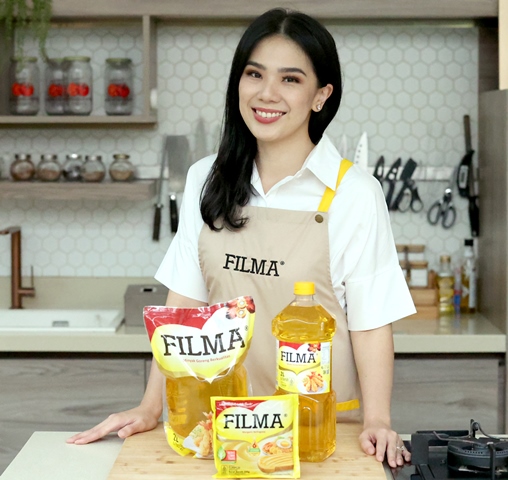 Chef cantik Chef Devina Hermawan didapuk menjadi brand ambassador dari minyak goreng buatan asli Indonesia yaitu Filma. (Foto: Dok. Istimewa)