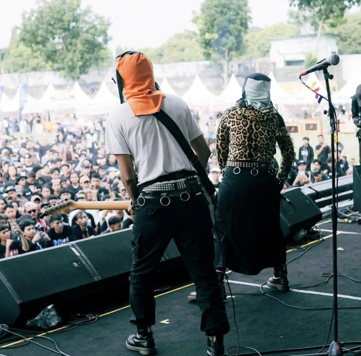 Buka Suara, Band Sukatani Tegaskan 'Twister Angel' Benar Dipecat Sepihak Sebagai Guru