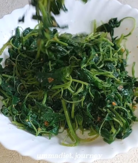 Simak cara baru makan bayam ala Korea, Sigeumchi Namul. (Foto: Dok. Rara-Healthy and Delicious Food/@ummadiet.journey)