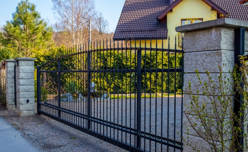 Tips mencegah pagar berkarat. Foto: Shutterstock