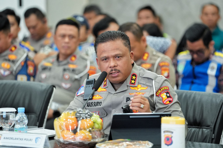 Polisi Masuk Pesantren, Ajarkan Disiplin Berlalu Lintas