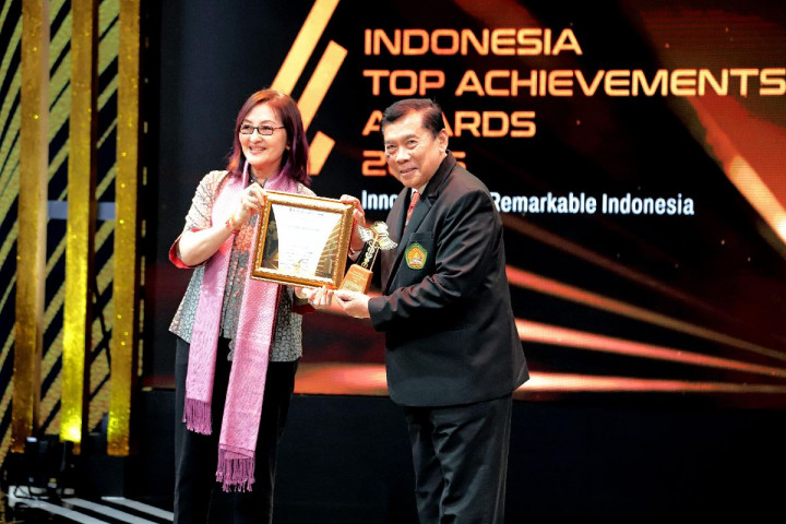 Universitas Bhayangkara Jakarta Raya Raih 2 Penghargaan Indonesia Top Achievements Awards