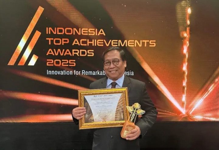 Kampus Penuh Prestasi, UT Dapat 2 Penghargaan Indonesia Top Achievements Awards 2025