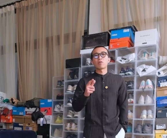 Dr. Tirta melalui cuitan di X @tirta_cipeng menjelaskan bahwa kurma sebaiknya dikonsumsi tanpa campuran apa-apa. (Foto: Dok. Instagram dr. Tirta-Cipeng/@dr.tirta)