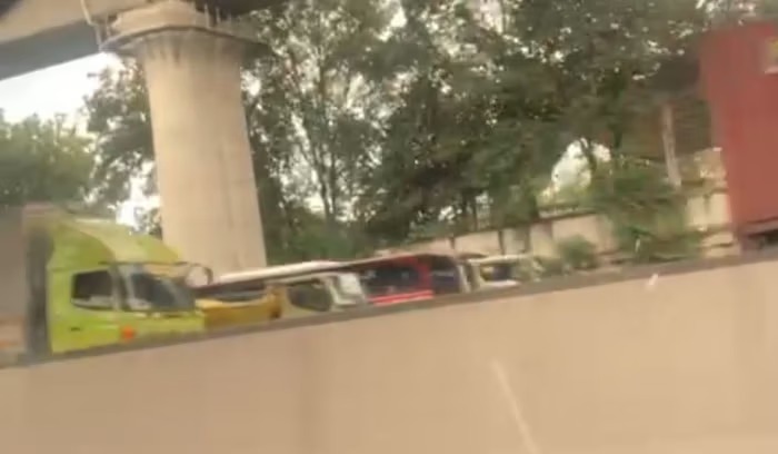 Imbas Banjir Bekasi, Kemacetan Panjang Terjadi di Tol Jakarta-Cikampek
