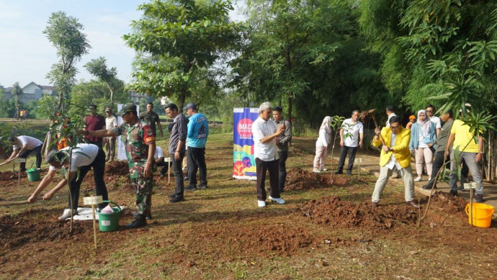 Gandeng Pemkot Jaksel, ILUNI UI Gelar Aksi Tanam 350 Pohon