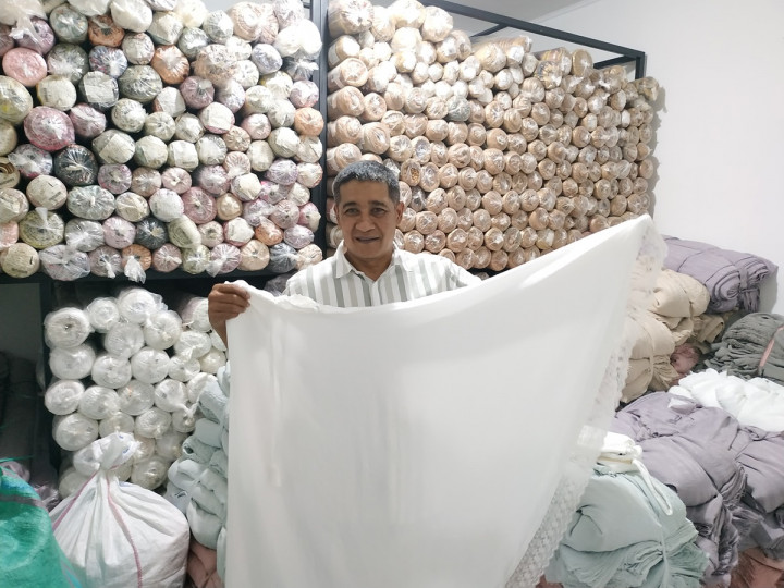 Kisah Sukses Penjual Mukena Kembangkan Bisnis dan Raih Keuntungan Maksimal Bersama Shopee