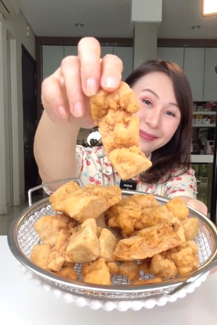 Buat buka puasa kamu bisa nih buat tahu garing sendiri ala Sibungbung. Kuy, dicoba! (Foto: Dok. Instagram Sibungbung/@sibungbung)