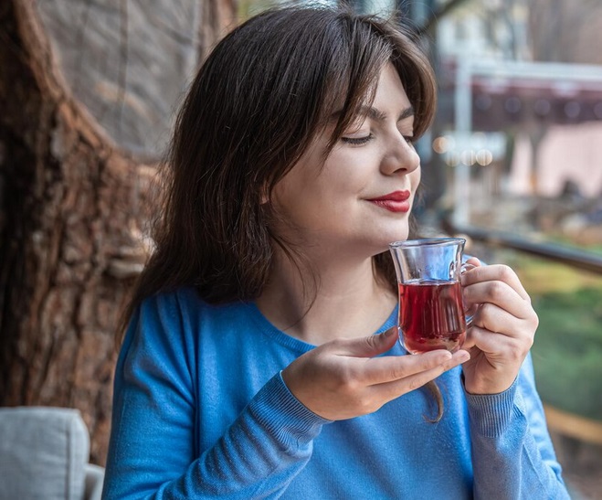 Lagi Puasa malah Sakit Tenggorokan? Redakan Dengan 5 Teh Ini, Yuk!