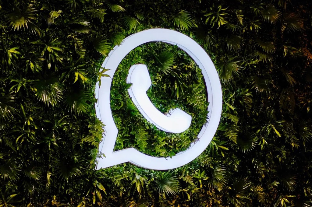 WhatsApp menambahkan dukungan AI berkemampuan membuat ikon di chat grup.