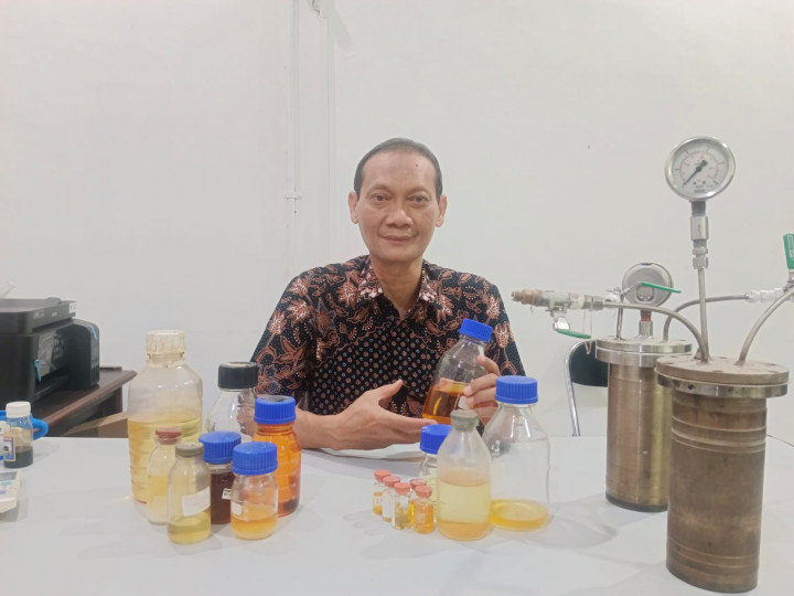 Profesor ITS Berhasil Buat Biofuel dari Campuran Biomassa dan Plastik