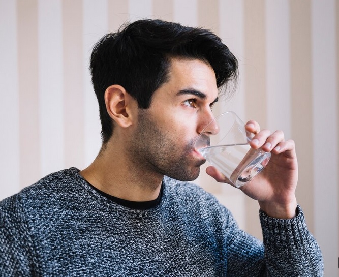 Pentingnya Konsumsi Air Murni ketika Sahur dan Berbuka, Detoksifikasi Tubuh saat Puasa