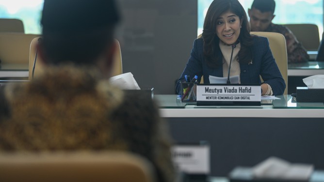 Komdigi Siapkan Infrastruktur dan Literasi Digital Demi Transmigrasi Modern