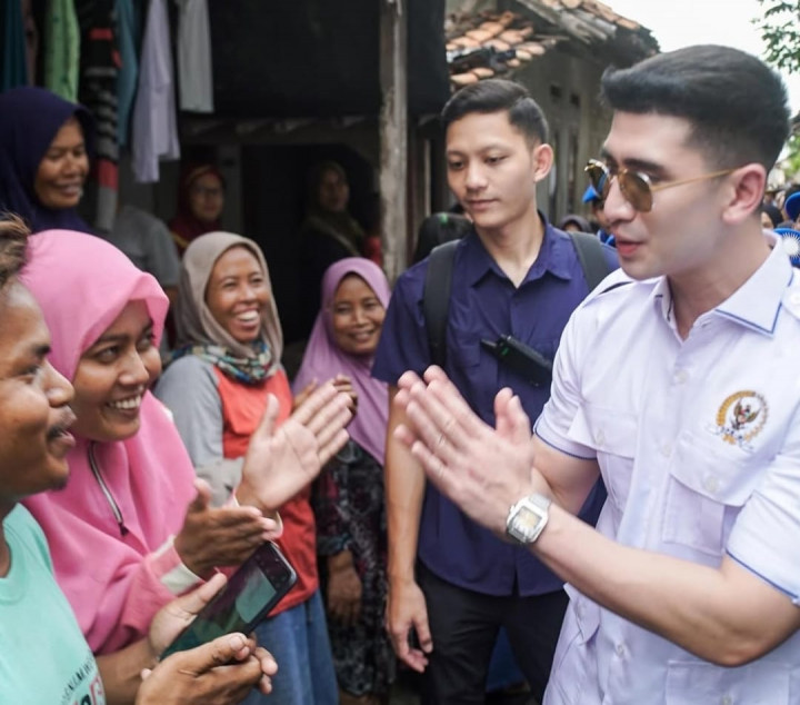 Verrell Bramasta Kunjungi Korban Banjir di Bekasi, Berharap Semua Cepat Berlalu