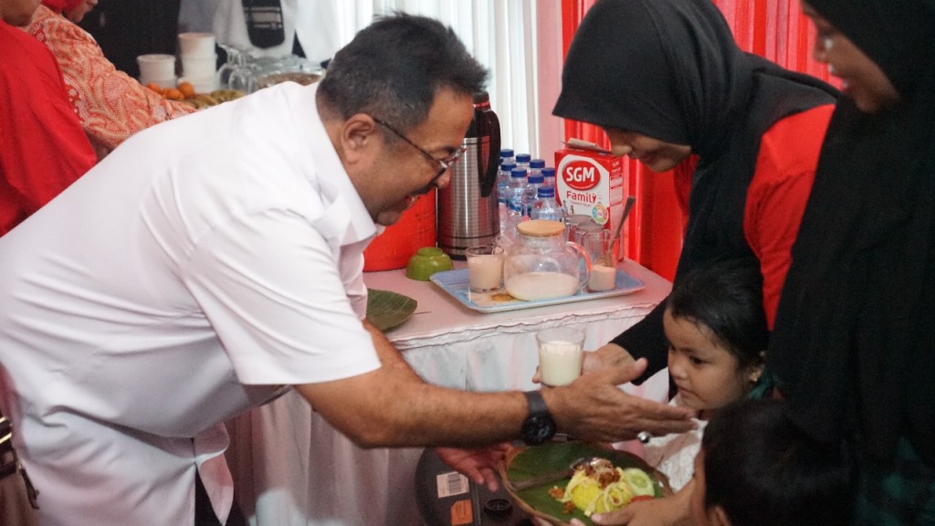 Wagub Jakarta Rano Karno mengatakan susu penting bagi anak dan pemberian susu untuk anak sudah diprogramkan di Jakarta. Dok. Ist