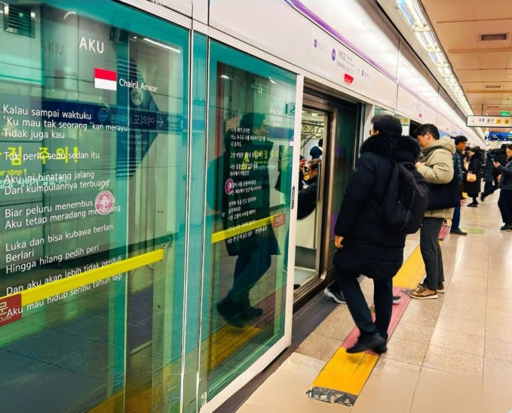 Puisi Karya Chairil Anwar Mejeng di Stasiun Kereta Bawah Tanah Seoul Korsel