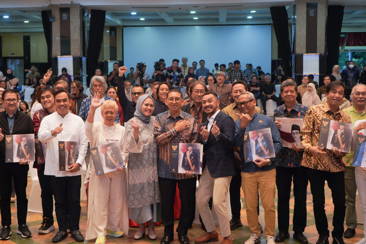 Peringati Hari Musik Nasional, Kemenbud Luncurkan Piringan Hitam Kompilasi Lagu “Indonesia Raya”