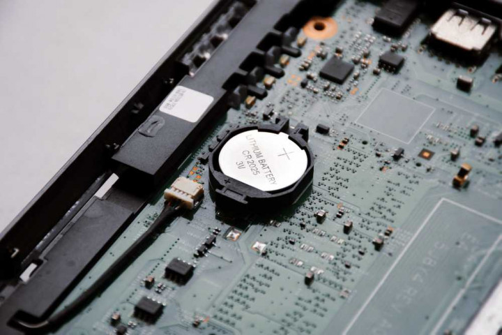 Apa Itu Baterai CMOS dan Perannya pada Komputer?