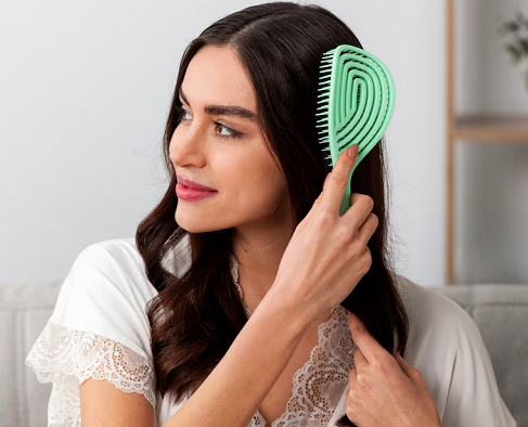 6 Bahan Alami untuk Perawatan Rambut Kering, Mudah Banget Dilakukan!