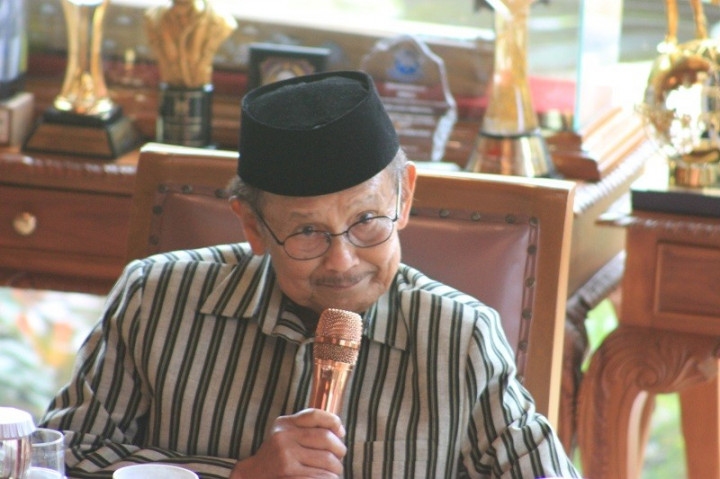 B.J. Habibie, Teknokrat yang Juga Mencintai Seni Musik