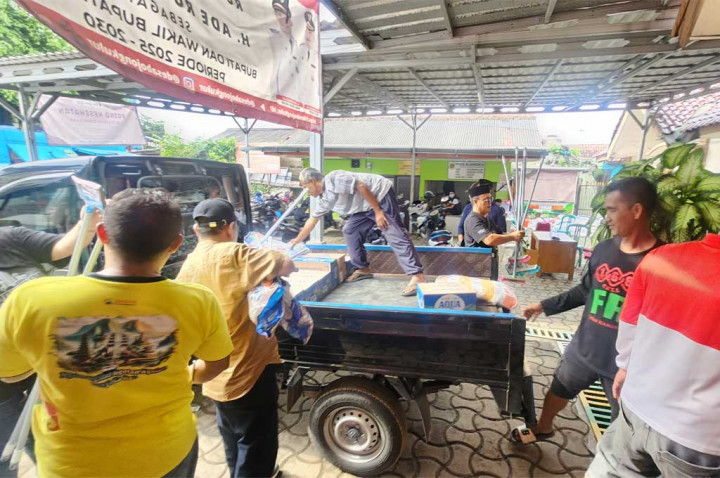 ID42NER Peduli Korban Banjir di Bekasi, Caranya Unik!