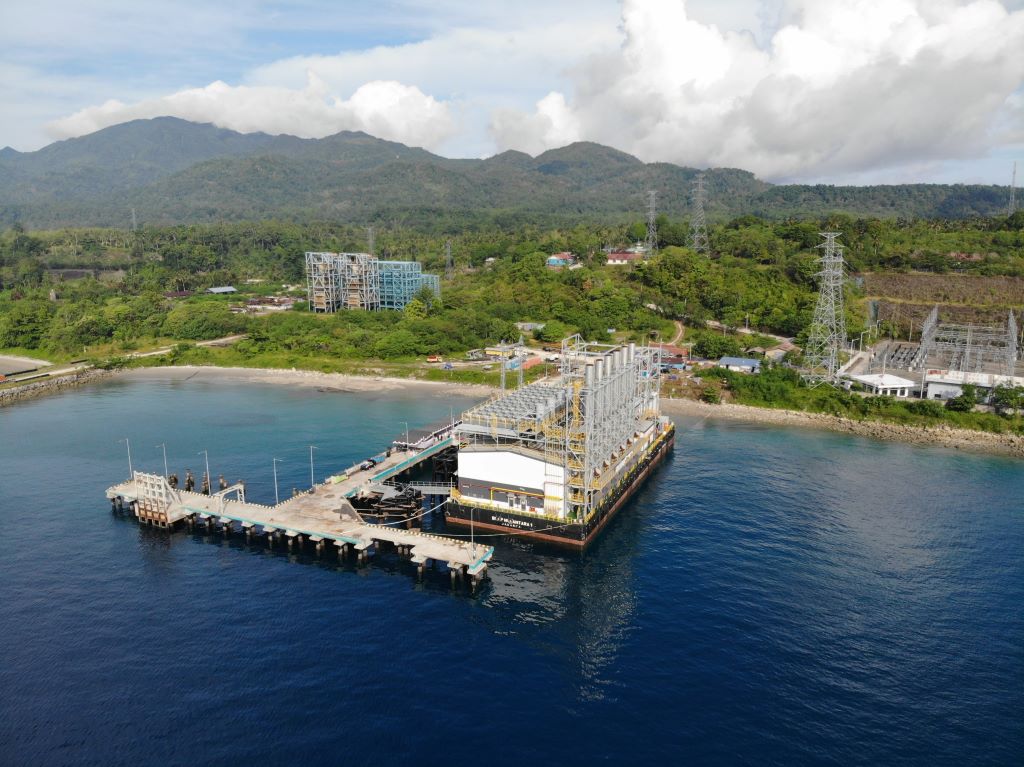 BMPP Nusantara 1 dengan kapasitas terpasang 60 Megawatt berlokasi di Desa Waai Provinsi Maluku yang memasok listrik ke sistem Ambon. Foto: Dokumen PLN IP