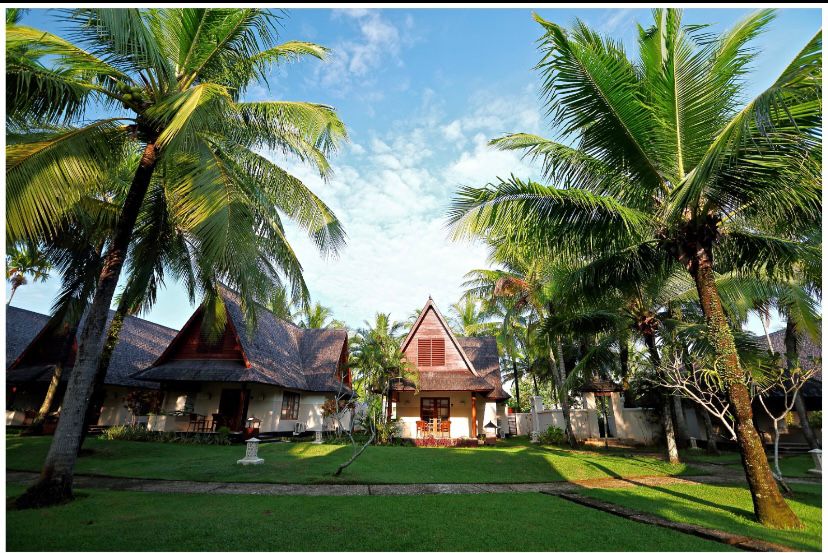 Hotel ini merupakan hotel bintang empat yang memiliki resort yang luas dengan puluhan villa dan cottage bergaya vernakular. Dok. Ist