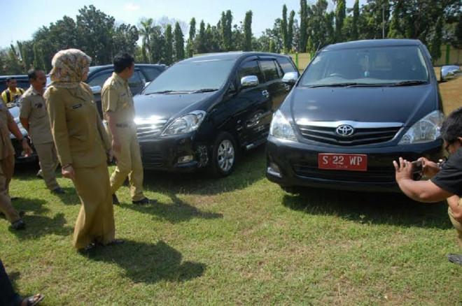 Mobil-mobil dinas PNS Kabupaten Jombang. Metrotvnews.com/ Nurul Hidayat