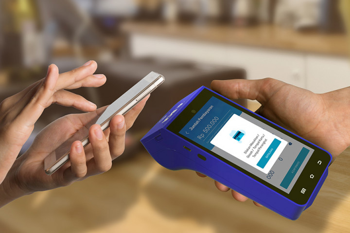 Mudah dan Praktis! Begini Cara Menerima Pembayaran QRIS Tap untuk Merchant