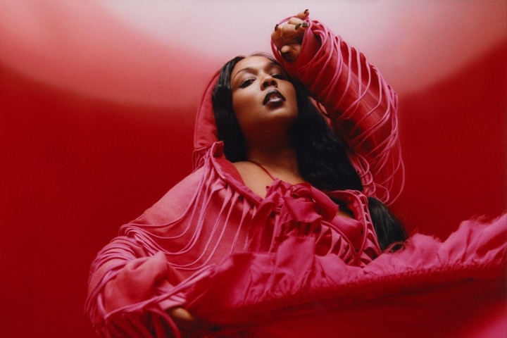 Lizzo Kembali dengan Single Baru “Still Bad,” Penuh Energi dan Percaya Diri