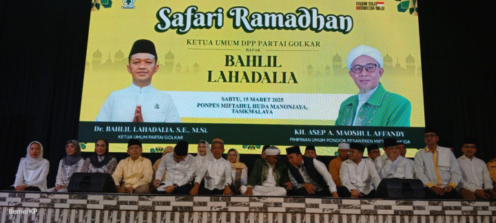 Pimpin Safari Ramadan Golkar, Bahlil Sebut Doa Santri dan Ulama Penting untuk Keselamatan Bangsa