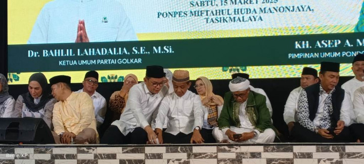 Sejalan dengan Visi Golkar, Bahlil Beri Bantuan Modal Usaha ke Ponpes Darussalam Ciamis
