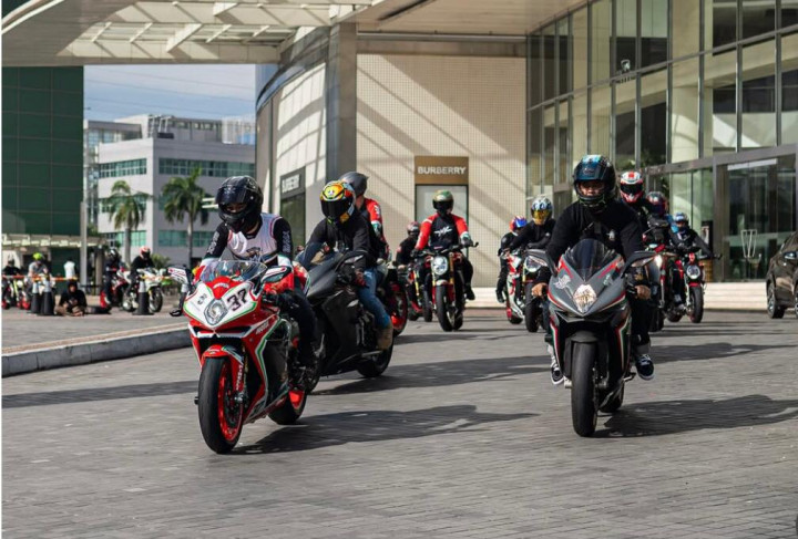 Momen Charity MV Agusta Owners Club Indonesia di Bulan Ramadan