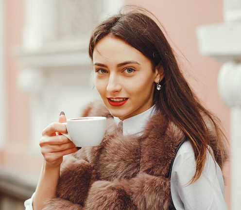 Kolagen + Secangkir Kopi: Rasakan Manfaatnya untuk Rambut dan Kulit