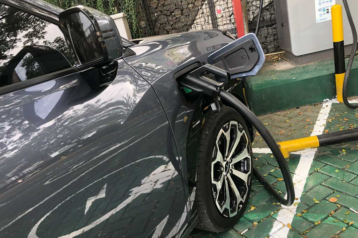 Mudik Pakai Mobil Listrik? Jangan Tunggu Sampai Lowbat untuk Isi Daya