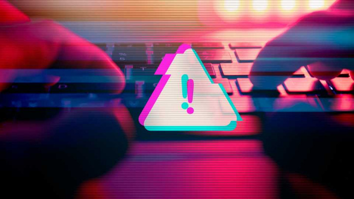 4 Bahaya Mengunduh Aplikasi Bajakan