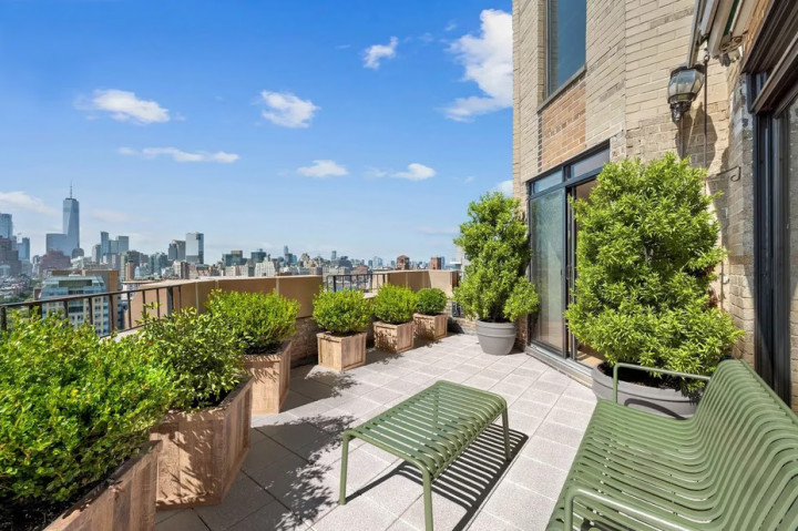 Raih Nominasi Grammy Award, Gracie Abrams Beli Apartemen Rp90 Miliar