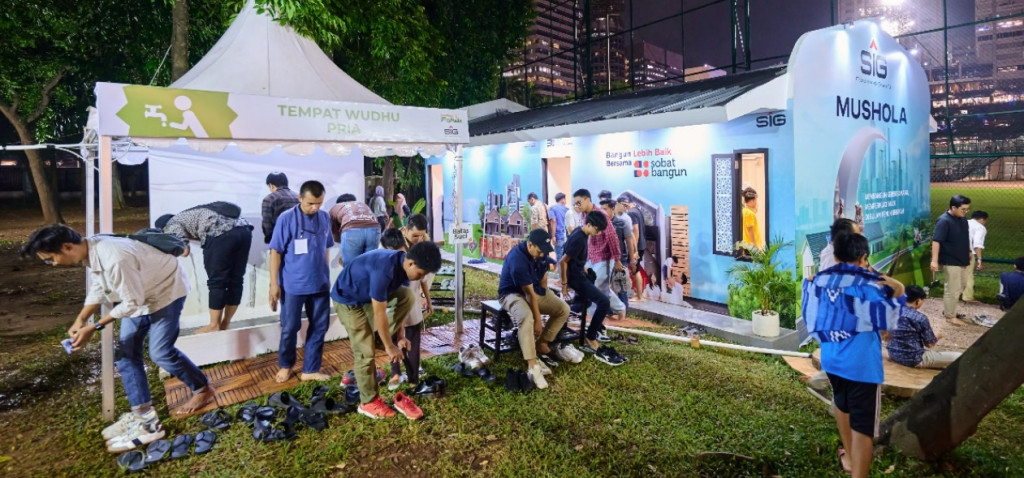  PT Semen Indonesia (Persero) Tbk (SIG) yang mendukung penyelenggaraan Sundown Markette, dengan memberikan fasilitas ibadah musala dan toilet portabel. Dok. Ist