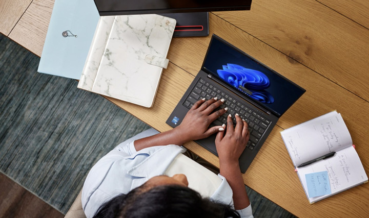 Dukung Transformasi Digital Pemerintah, SMI Distribusi Perangkat Windows 11 Pro Asli