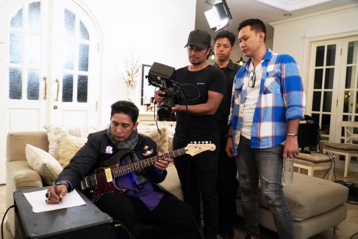 Kembali Bermusik, Firdaus Oiwobo Siap Gandeng Vicky Prasetyo dan ST12