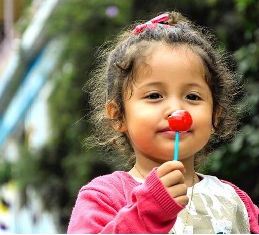 Moms Jangan Lengah! Hindari Anak dari Camilan Kadar Gula Tinggi saat Mudik