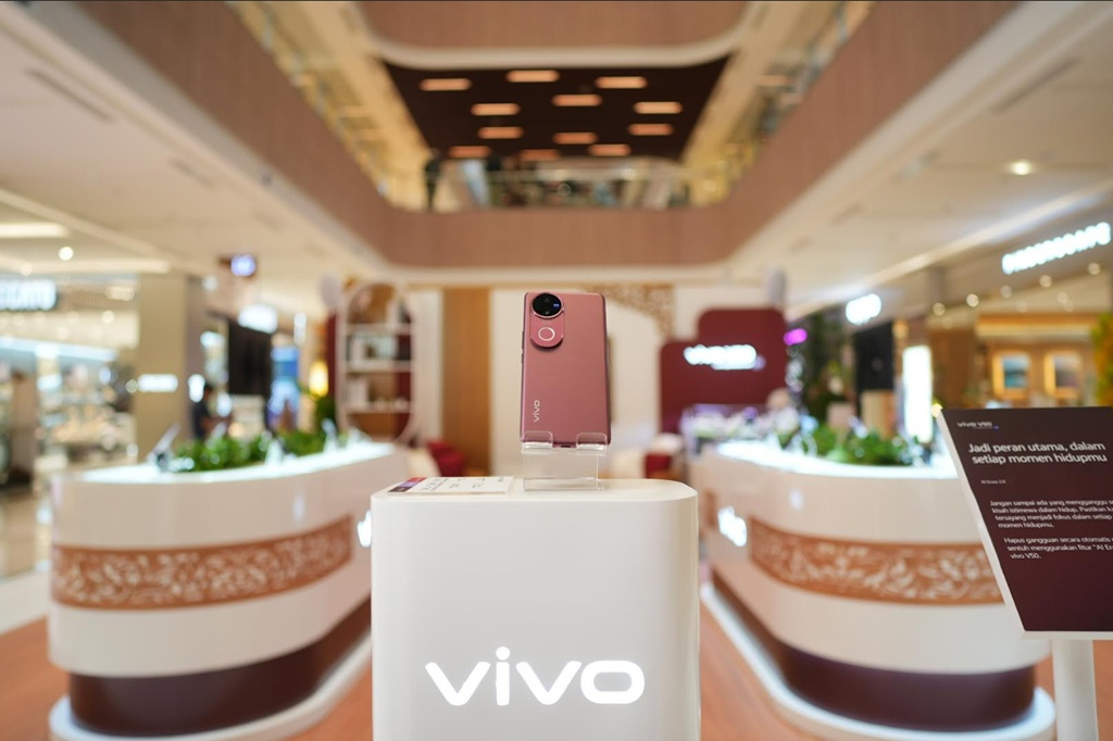 vivo Indonesia mencetak rekor MURI untuk Album dengan Foto Keluarga Terbanyak melalui vivo V50.