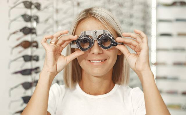 Bagaimana Gejala Awal Katarak?