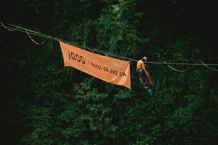 iQoo 13 Diajak Olahraga Ekstrem di Ketinggian 130 Meter