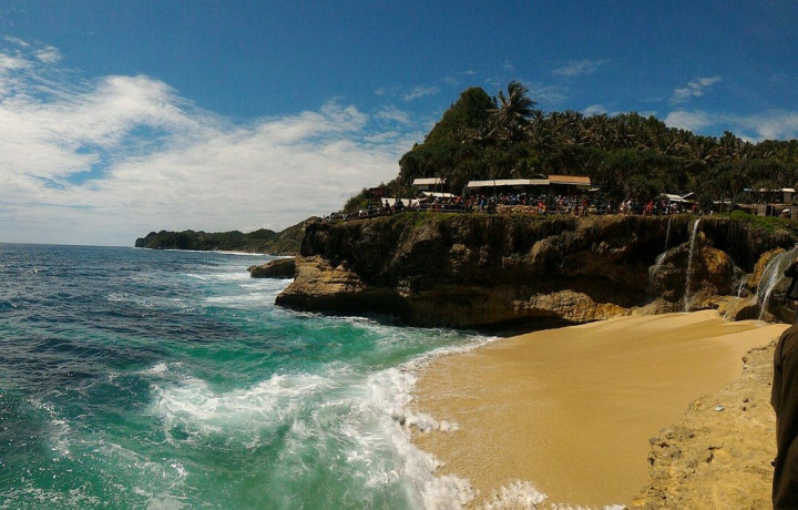 Libur Lebaran! Ini 5 Wisata Pantai di Jawa Timur yang Wajib Kamu Kunjungi