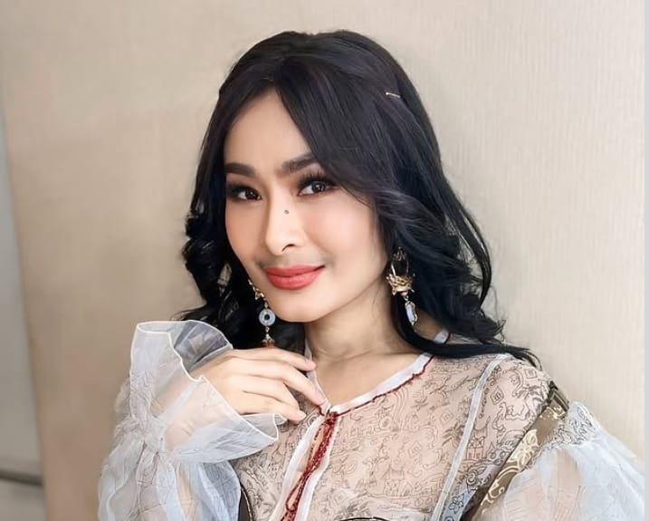 Iis Dahlia Nangis Ungkap Keinginan Lihat Anak-anaknya Menikah