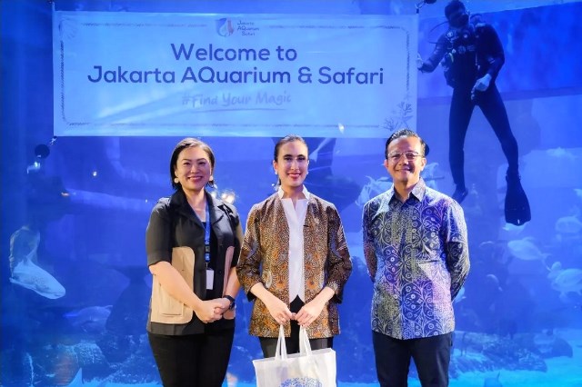 Menpar tinjau salah satu destinasi wisata favorit masyarakat Ibu Kota, Jakarta AQuarium Safari. (Foto: Dok. Birkom Kemenpar)