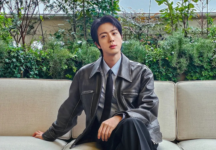 Bikin Heboh <i>Fans</i>, Jin BTS Muncul Jadi MC Acara Pernikahan